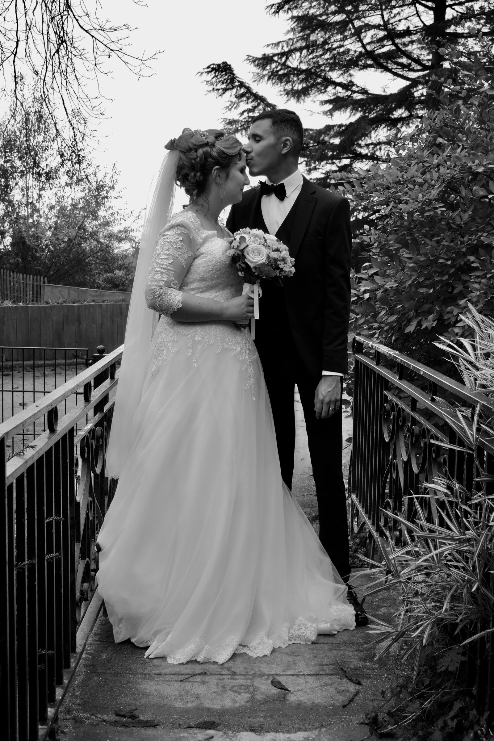 Mariage — couple, balade complice