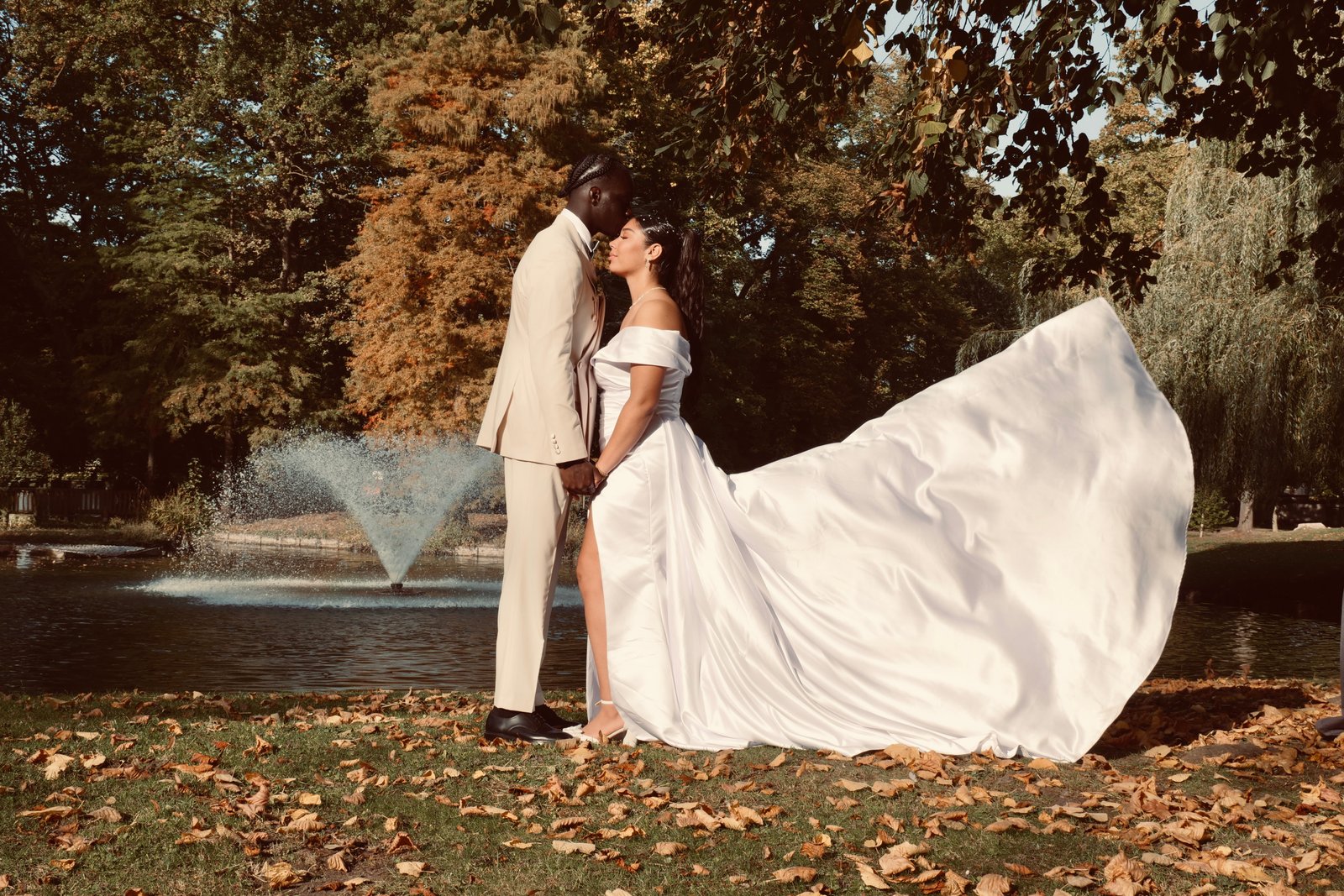Mariage — mains et bague